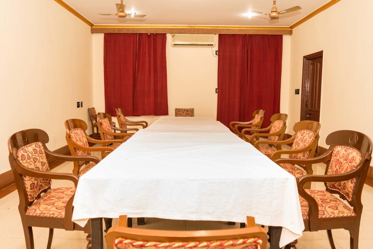 Oyo 5811 Seacom Inn Ymca Esplanade Calcutta Buitenkant foto