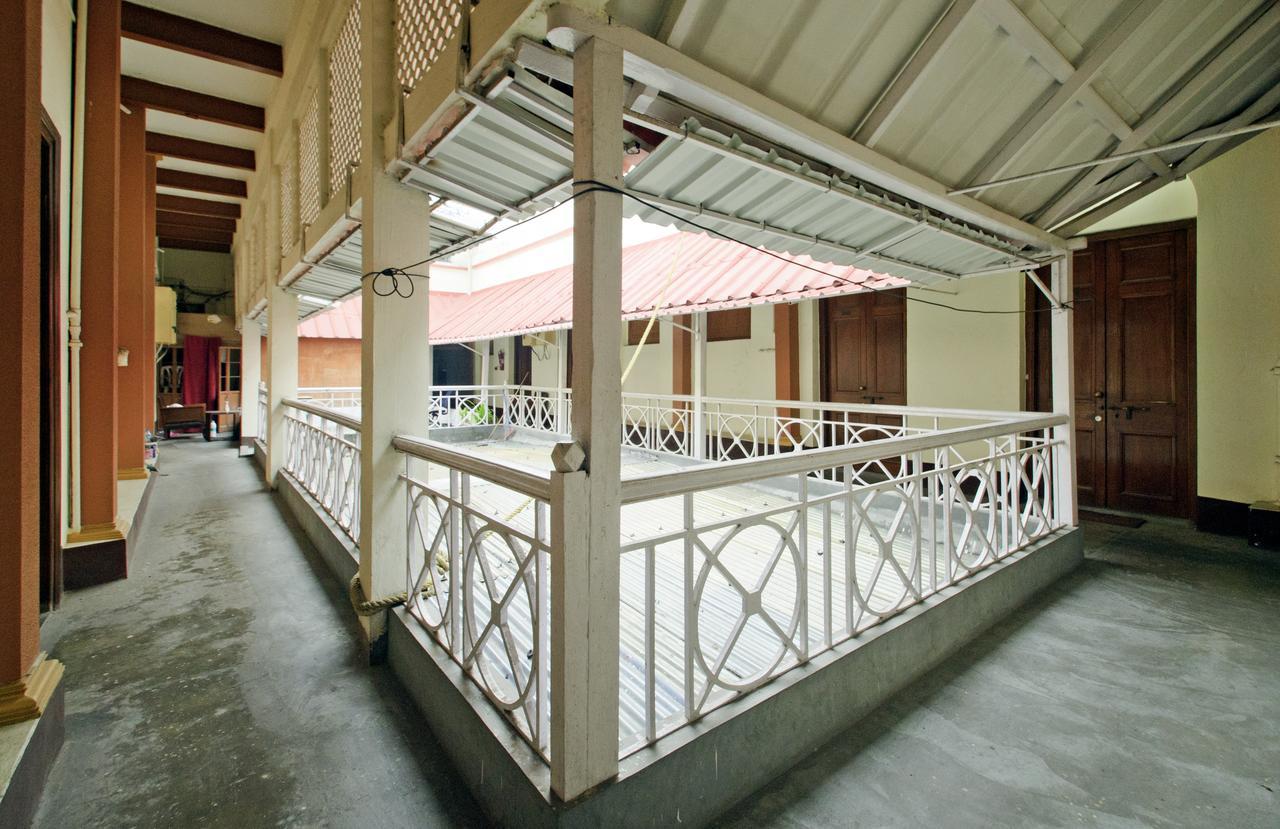 Oyo 5811 Seacom Inn Ymca Esplanade Calcutta Buitenkant foto