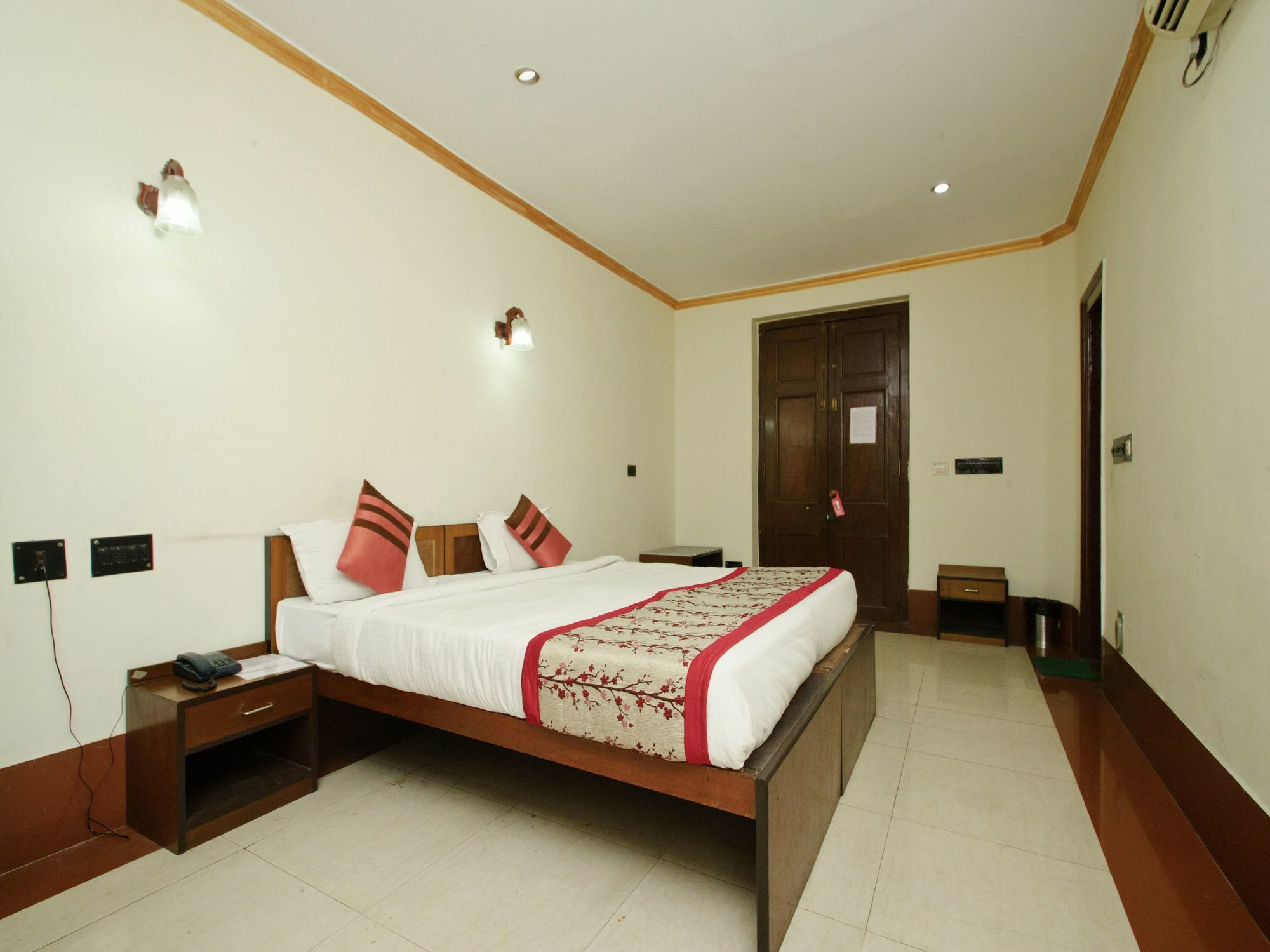Oyo 5811 Seacom Inn Ymca Esplanade Calcutta Buitenkant foto